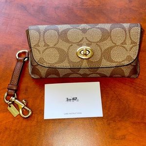 Coach Sunglass Case In Signature Canvas